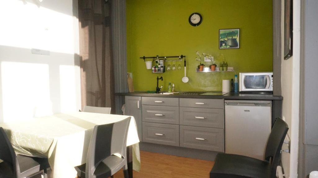 Abri Du Passant Bed and Breakfast Roubaix Exteriör bild